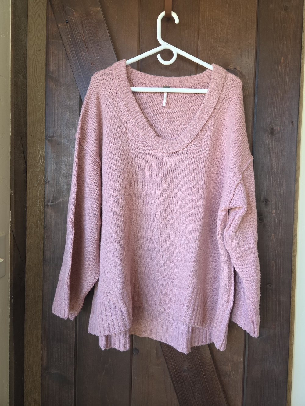 Free People Relaxed V-Neck Ovetsized Sweater in Dusty Rose